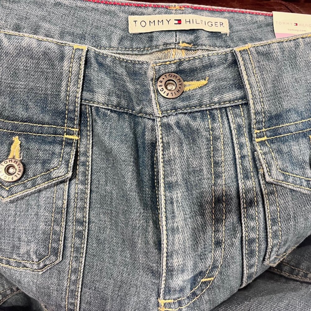 NWT Vintage Y2K Tommy Hilfiger Straight cut Jeans Women Sz6 Light wash aged Blue